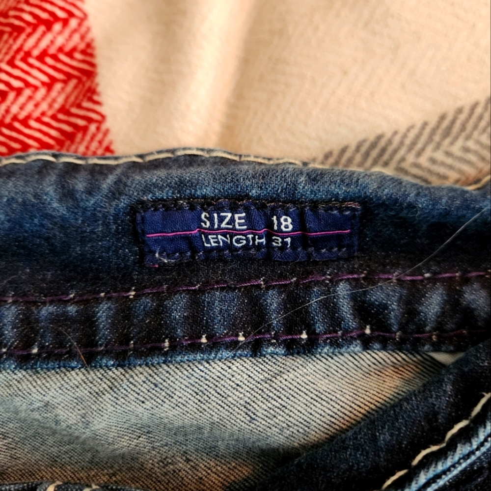 Vigoss size 18 low waist boot cut jeans